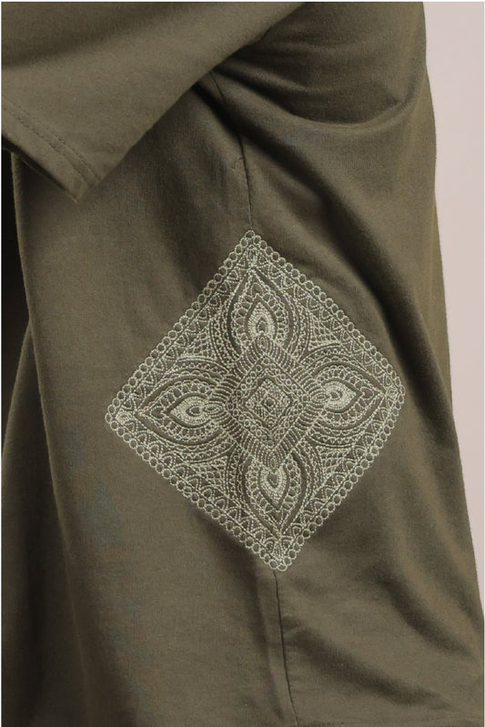 Sutra – Dark Green Embroidered T-Shirt - Binioz