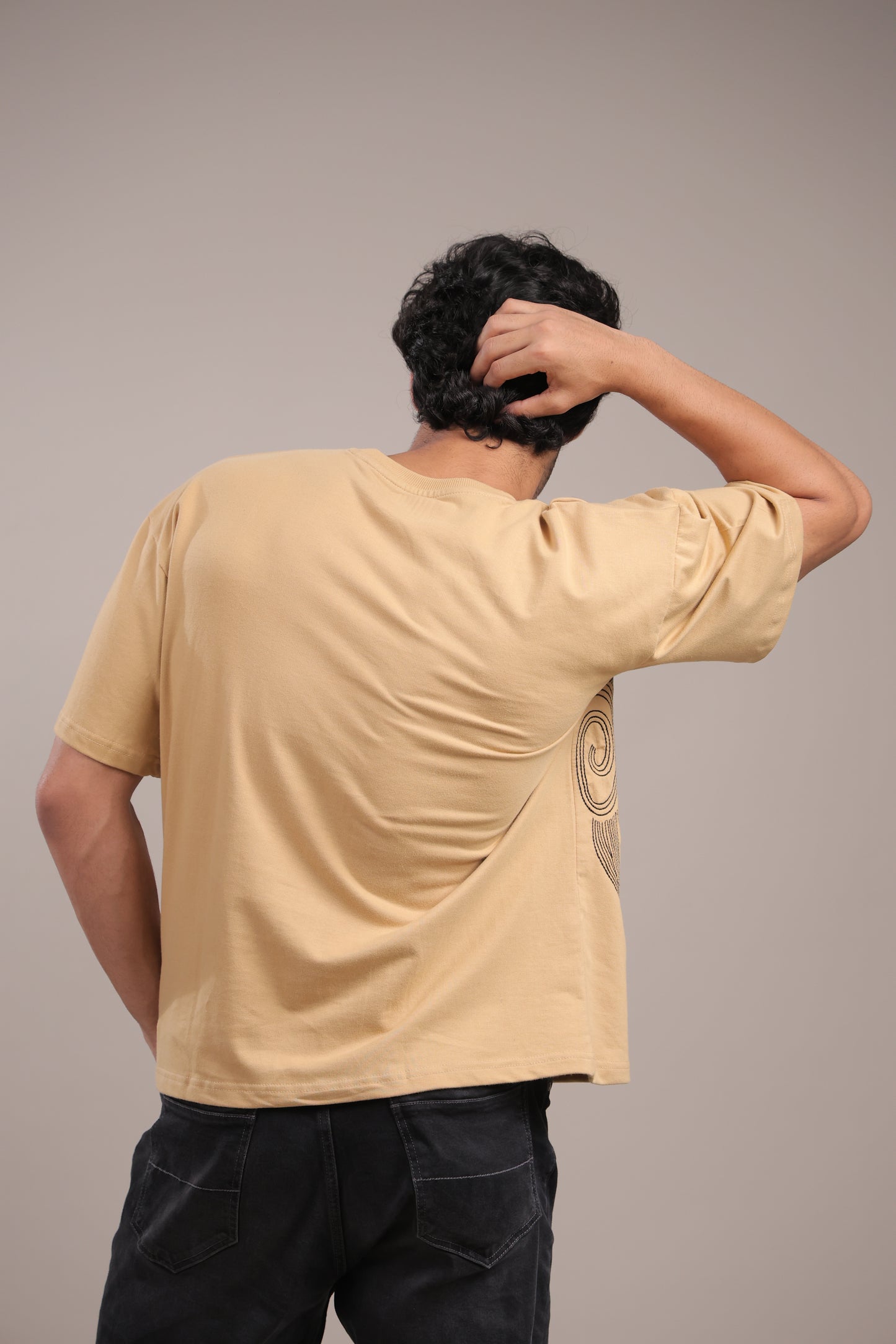Sutra – Cream Embroidered T-Shirt