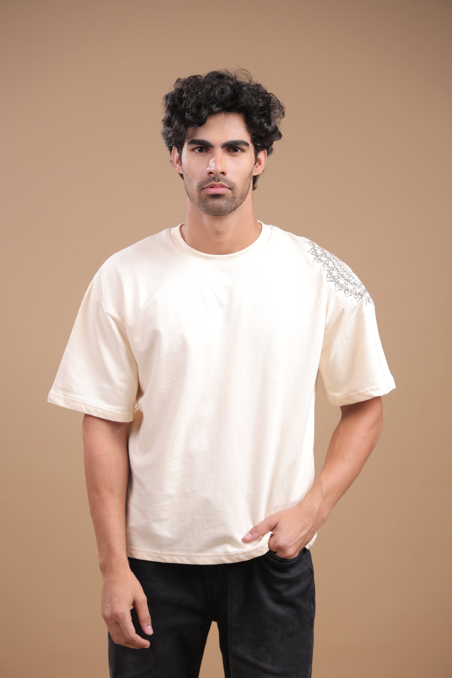 Sutra – Beige Embroidered T-Shirt