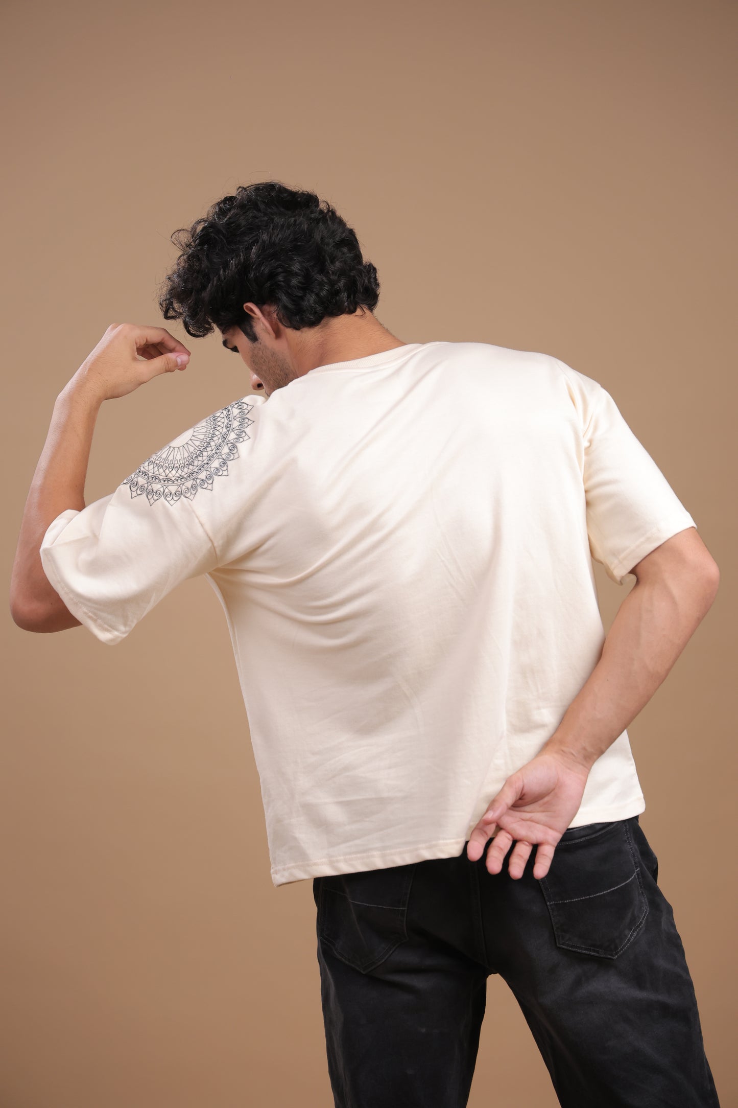 Sutra – Beige Embroidered T-Shirt