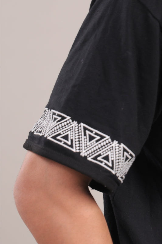 Sutra – Black Embroidered T-Shirt