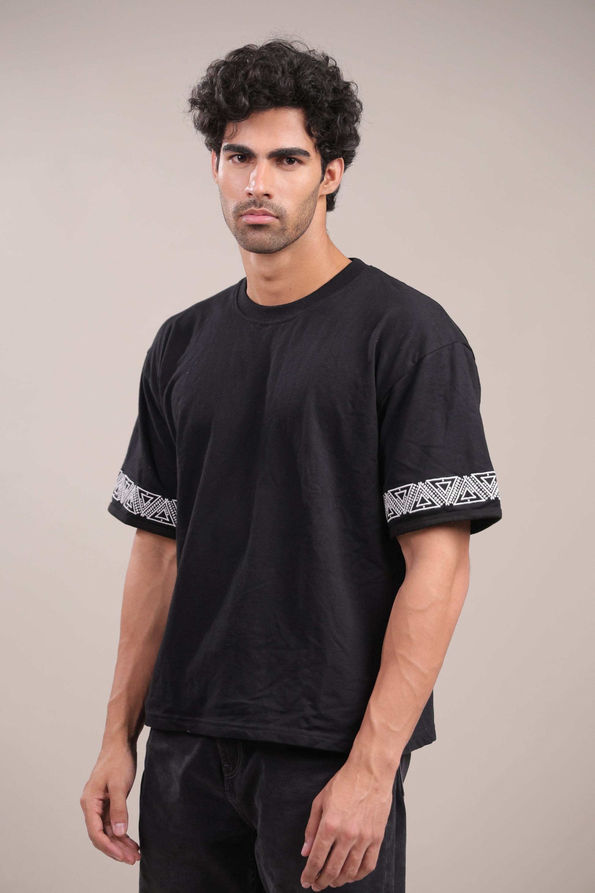 Sutra – Black Embroidered T-Shirt - Binioz
